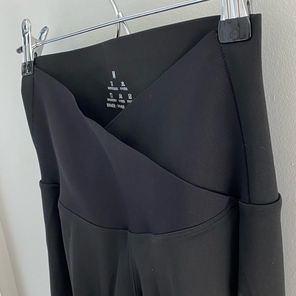 Black Crossover Spandex Athletic Full Length Leggings. Size-M